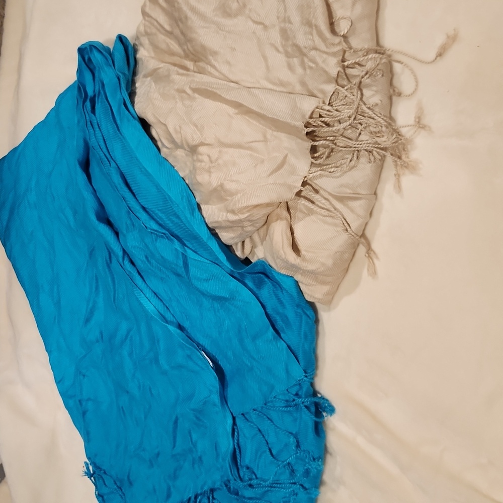 Liz clairborne scarves NWOT